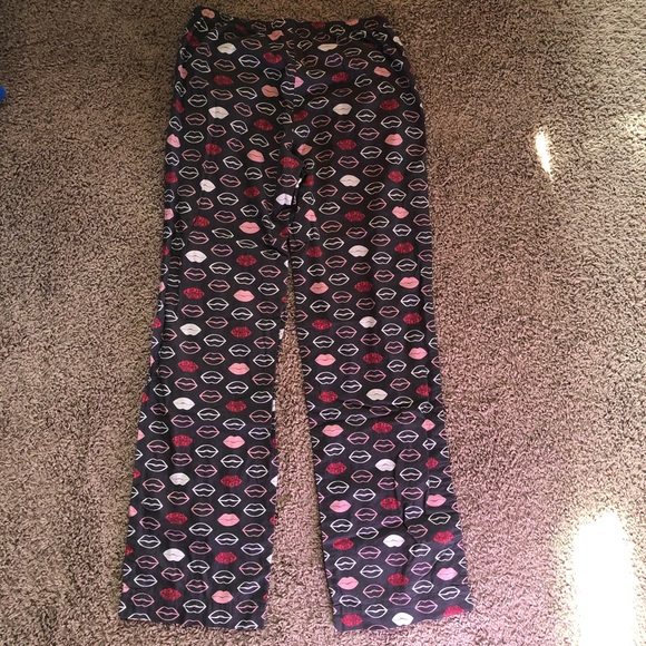 Victoria’s Secret Lip Print Pajama Pants - Picture 2 of 5